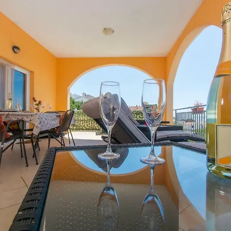 Poolside House Nina 公寓 特罗吉尔