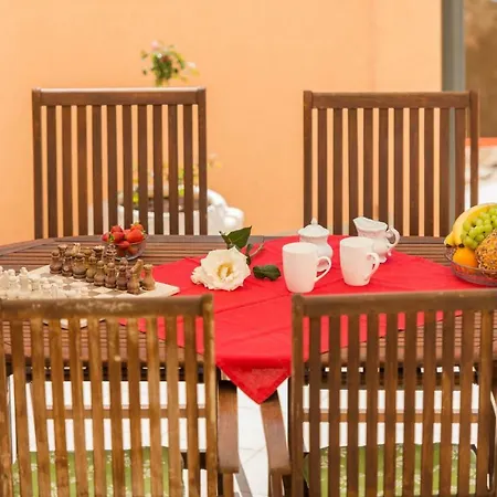 公寓 Poolside House Nina *