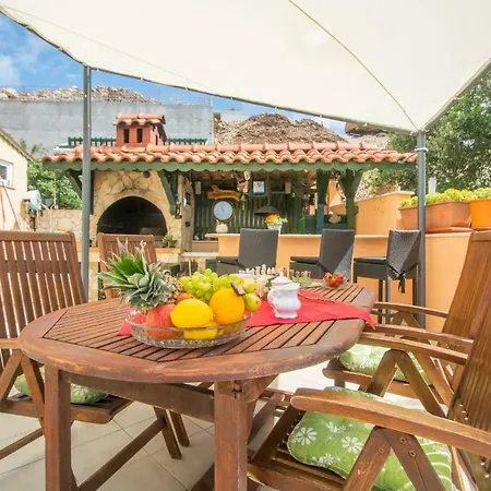 Poolside House Nina 公寓