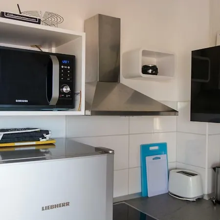 Poolside House Nina 公寓 特罗吉尔