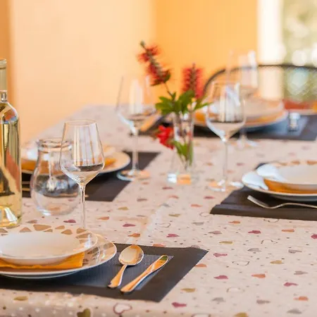 公寓 Poolside House Nina *