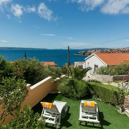 公寓 Poolside House Nina