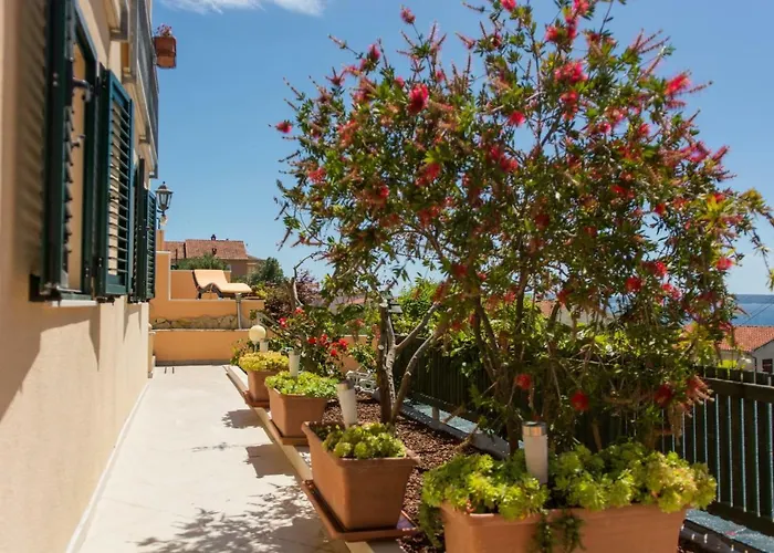 Appartement Poolside House Nina *