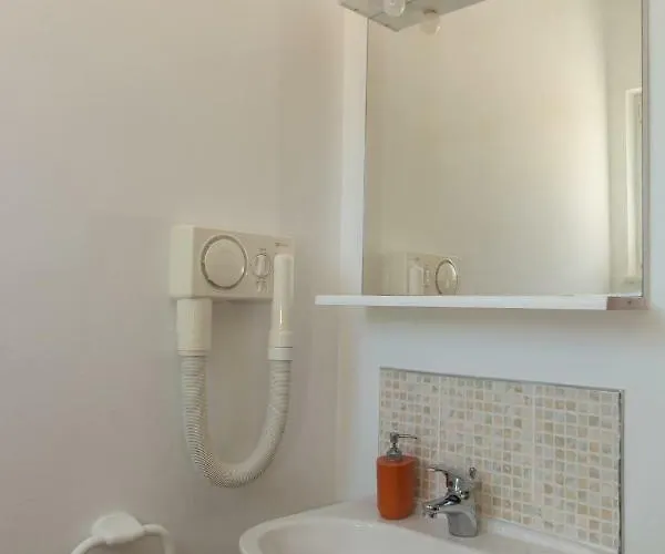 Poolside House Nina トロギール