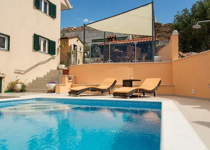 Appartement Poolside House Nina *