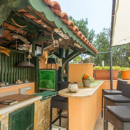 Poolside House Nina Апартаменты *