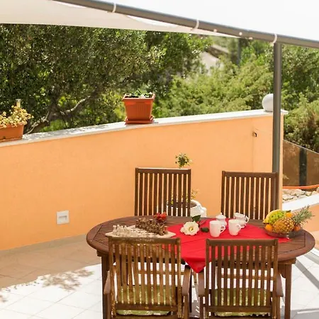 Poolside House Nina شقة تروغير