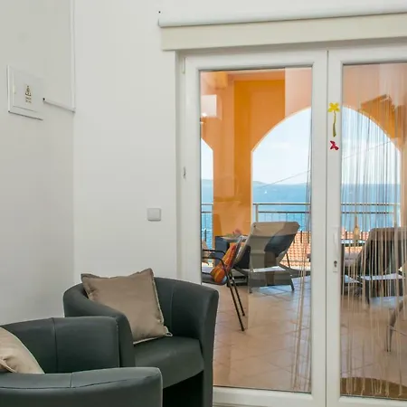 Poolside House Nina شقة