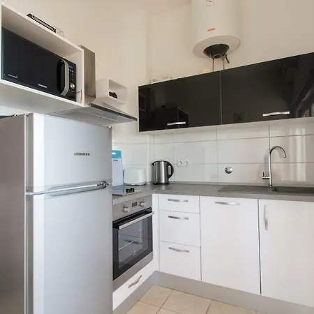 شقة Poolside House Nina *