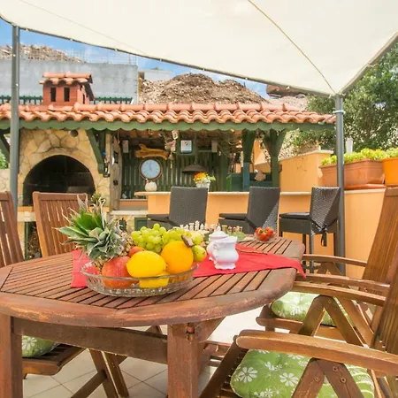 شقة Poolside House Nina