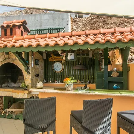 Poolside House Nina شقة تروغير