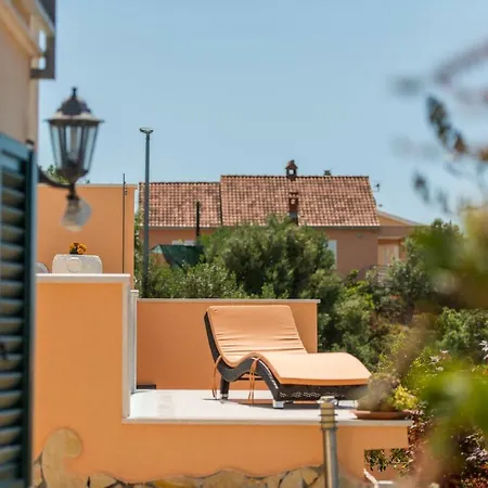 Apartman Poolside House Nina *