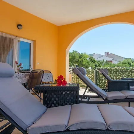 شقة Poolside House Nina تروغير