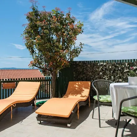 Poolside House Nina شقة