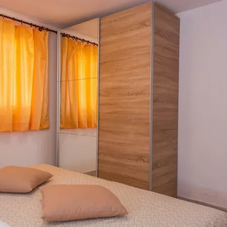 Poolside House Nina تروغير