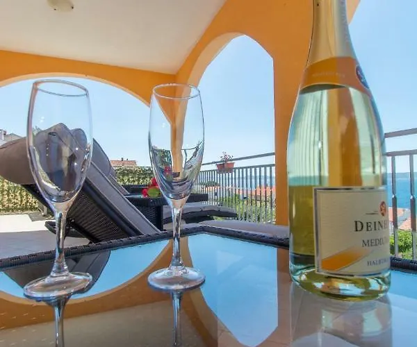 Poolside House Nina Trogir