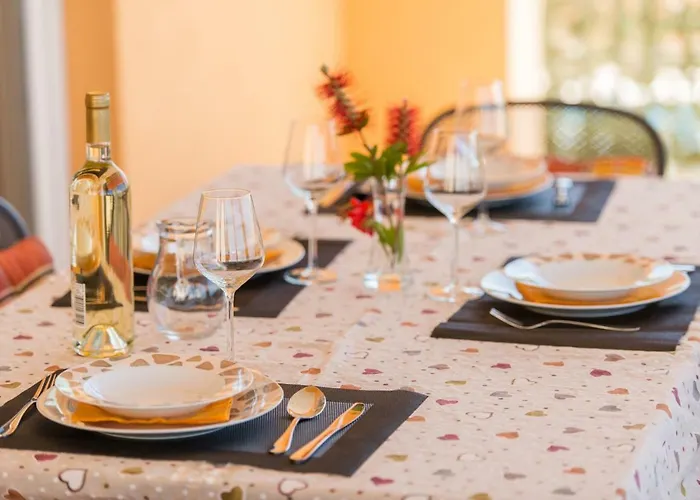 Apartman Poolside House Nina *