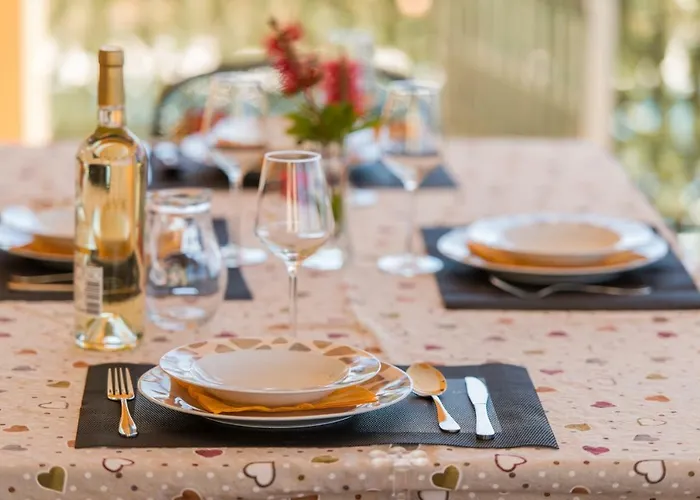 公寓 Poolside House Nina 特罗吉尔