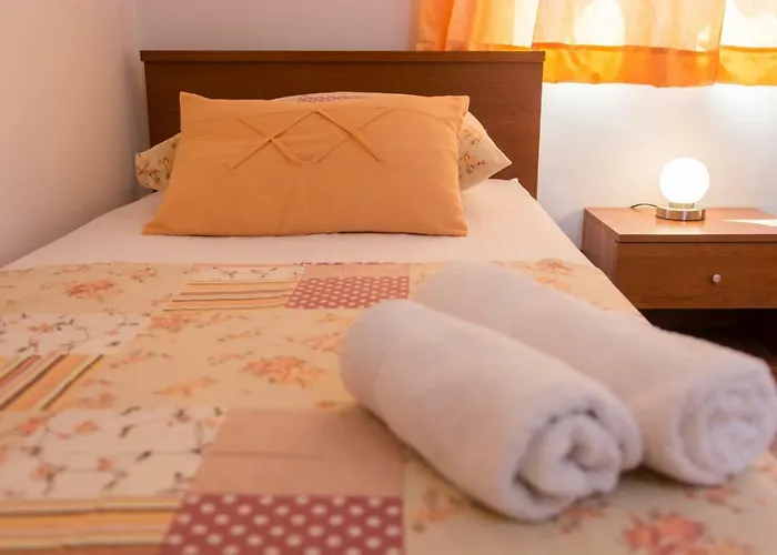 Poolside House Nina 公寓 *